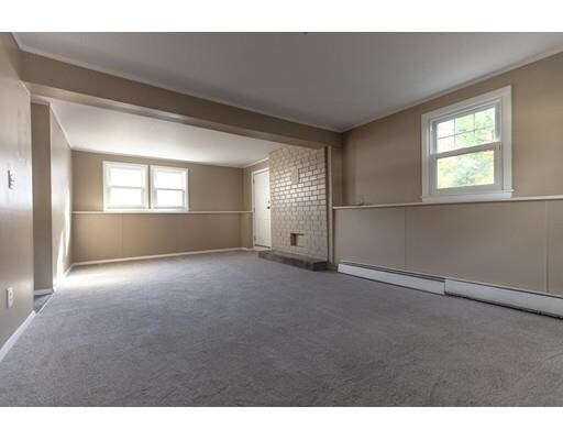 Building Photo - 109 Phillips St