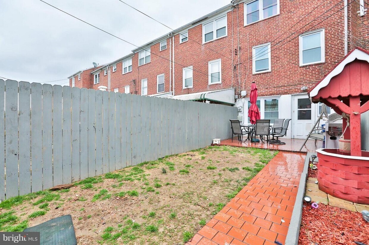 Primary Photo - 7116 Eastbrook Ave
