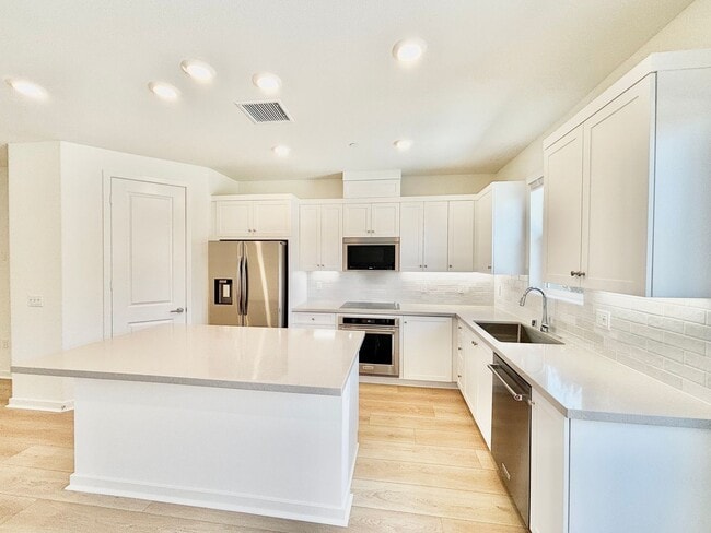 Building Photo - 10909C – Ventura | 3 Bed + 2.5 Bath | New ...