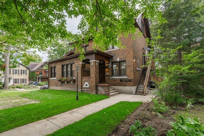 Building Photo - 53 Margaret Av