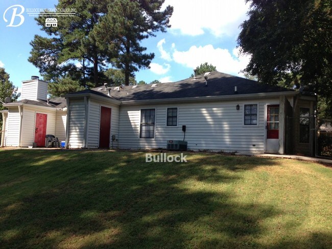 Building Photo - 668 Greenvale Rd NW