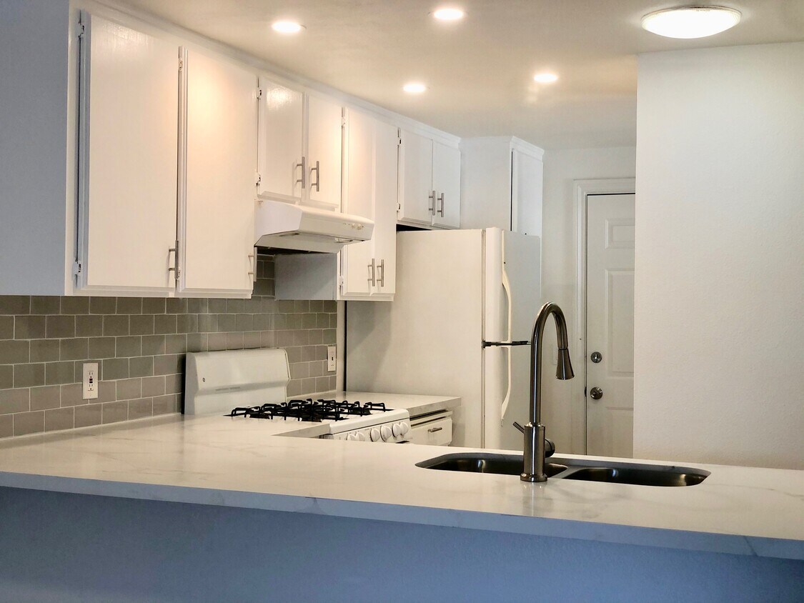 Kitchen - 3729 69th St