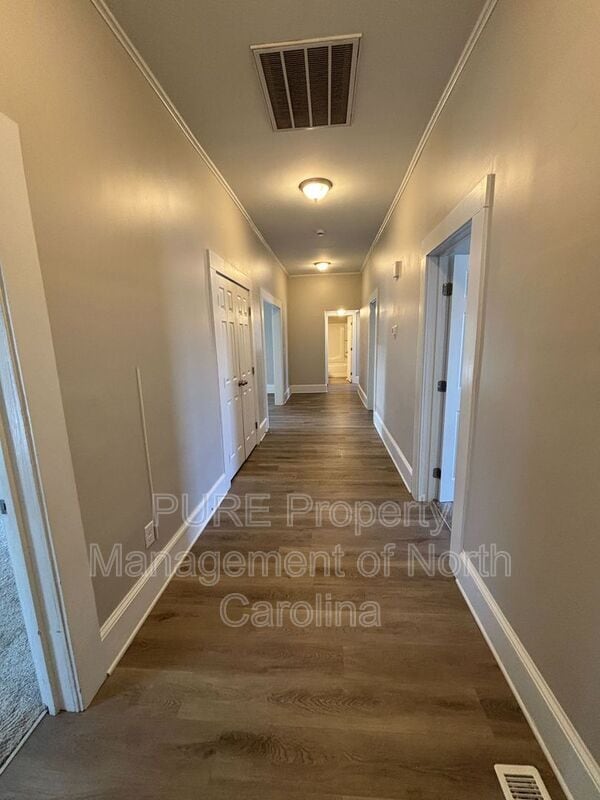 Building Photo - 504 Westside Dr