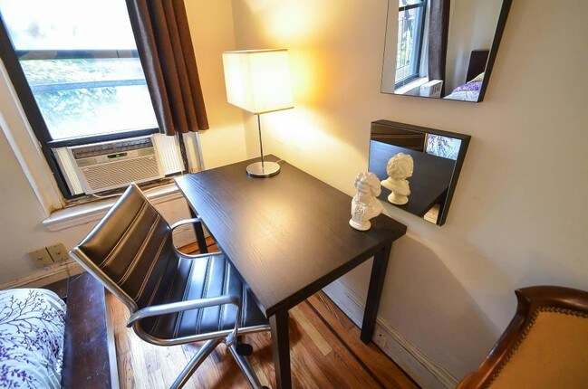 Foto del edificio - 220 E 52nd St