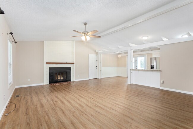 Foto del edificio - 2901 New Garden Rd E