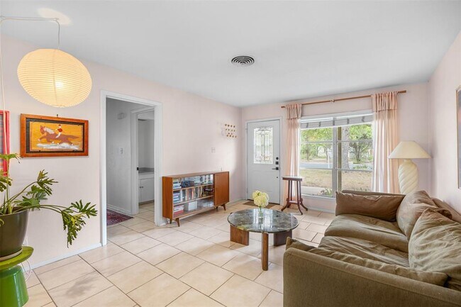 Foto del edificio - 6713 Haney Dr
