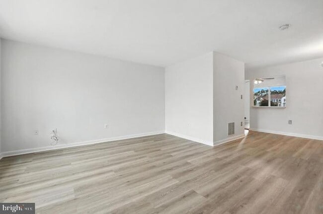 Foto del edificio - 6808 Cottingham Ln