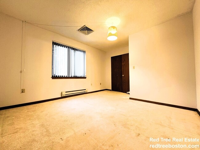 Building Photo - 28 Parkman St