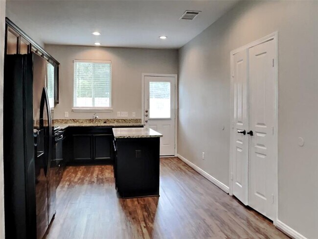 Foto del edificio - 2614 Morning Meadow Dr