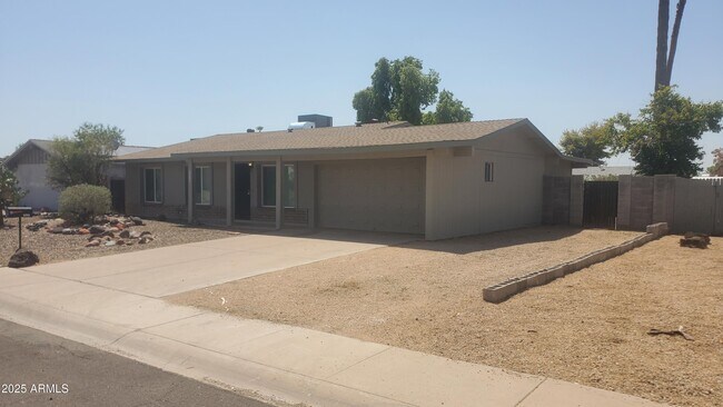 Foto del edificio - 3719 W Hearn Rd