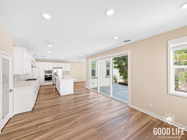 Building Photo - Stunning 3BD/2.5BA Home in Carlsbad with Private Yard, Soaking Tub & 2-Car Garage