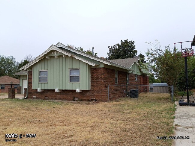Building Photo - 3306 Mockingbird Ln