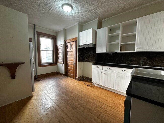 Foto del edificio - 138 Kensington Ave