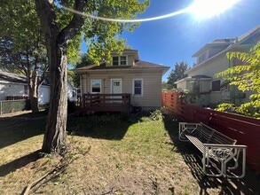 Building Photo - 1707 Adams St