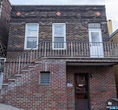 Building Photo - 1211 Hillside Pl