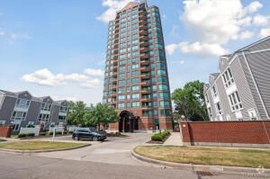 Building Photo - 3320 Spinnaker Ln