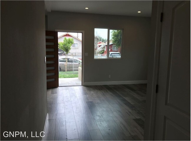 Building Photo - 120 W 55th St