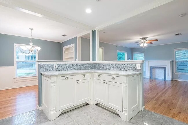 Open concept Kitchen - 3737 Linden Ave