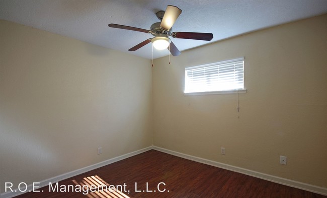 Building Photo - 3200 N Macgregor Way