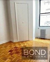 Building Photo - 164 Mott St