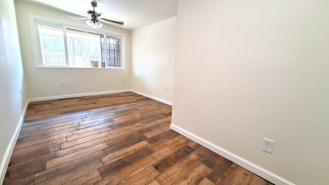 Foto del edificio - 835 W Beach Ave