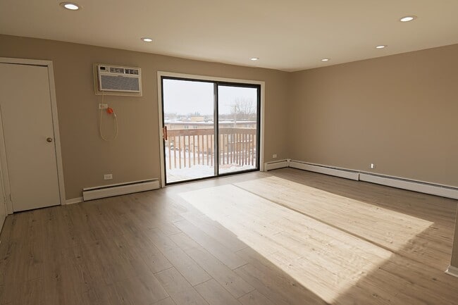 Building Photo - 3652 W 119th St