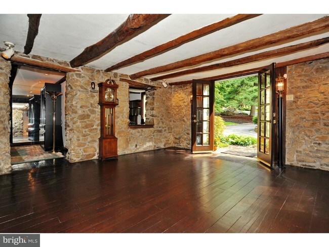 Foto del edificio - 116 Oakwood Ln