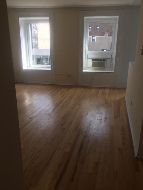 Primary Photo - 387 6th Ave
