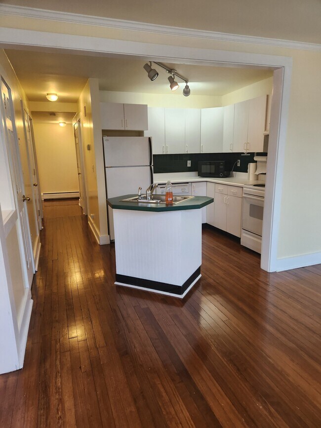 Foto del edificio - 96 Portland Ave