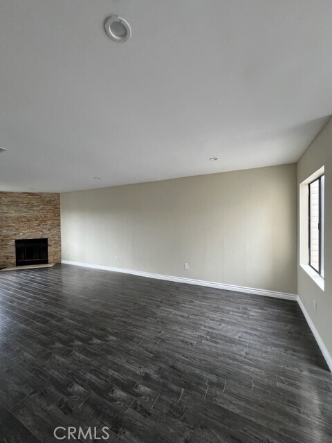 Foto del edificio - 8338 Woodley Pl