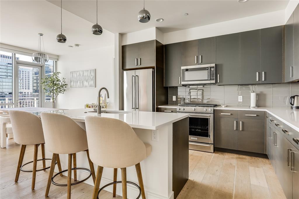 Foto principal - 222 West Ave