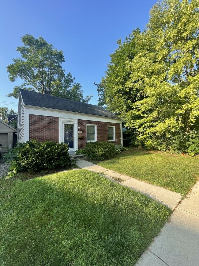 Photo - 918 Sylvan Ave House