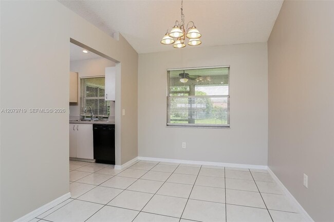 Building Photo - 2514 SW Monterrey Ln