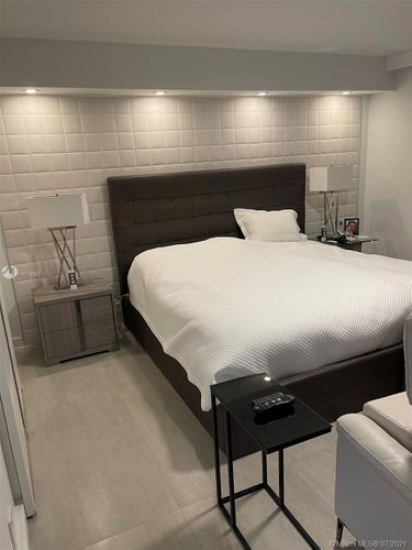 Foto del edificio - 3500 Mystic Pointe Dr