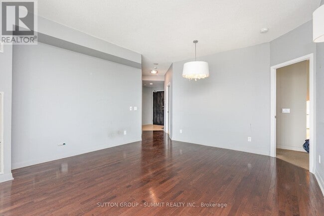 Building Photo - 235-2235 Sherway Gardens Rd