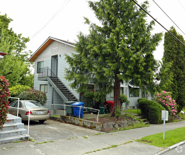 Building Photo - 800 W Nickerson St