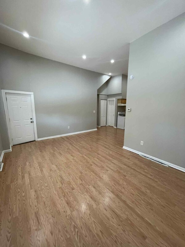 Foto del edificio - 3225 S May St