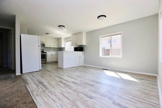 Building Photo - 755 N 105th St