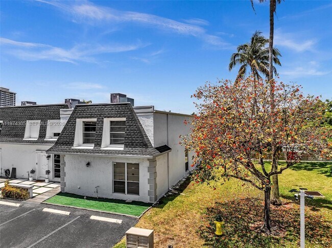 Foto del edificio - 825 NE 26th Ave