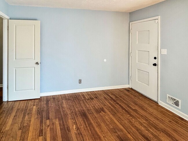Building Photo - Spacious 3 BR/2 BA in Powder Springs!