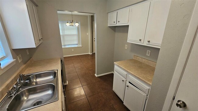 Building Photo - 23106 Ludgate Dr