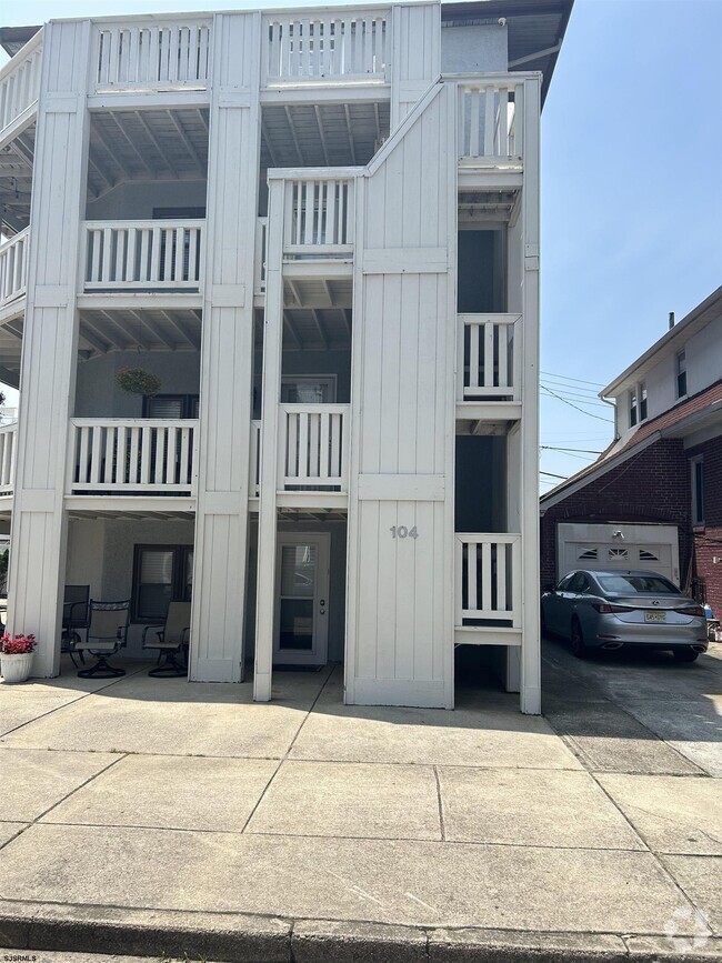 Building Photo - 104 S Frankfort Ave