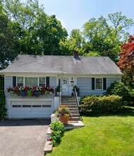 Building Photo - 1035 Shore Acres Dr