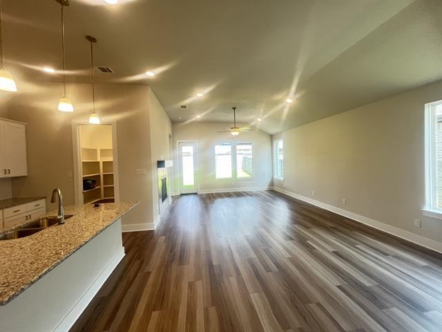 Building Photo - 7124 Dragonfly Ln