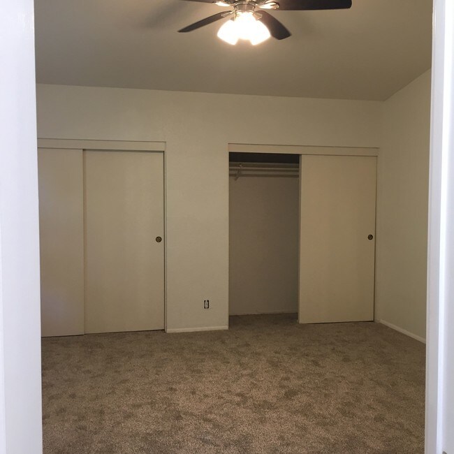Foto del edificio - 25276 Carlsbad Ave