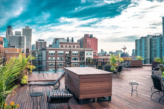 Foto del edificio - 1339 N Dearborn Pkwy