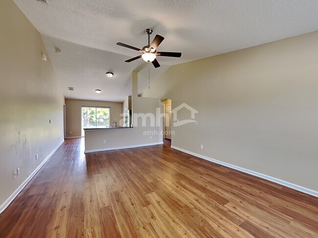 Foto del edificio - 2086 SW Capeador Street