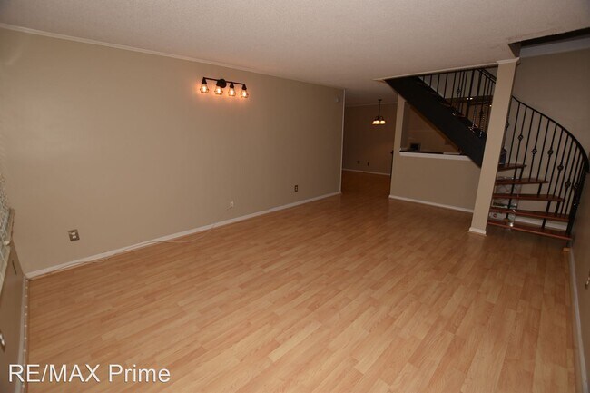 Building Photo - 2 br, 2 bath House - 1021-C Saint Andrews Way