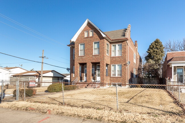 Building Photo - 4989 Arsenal St