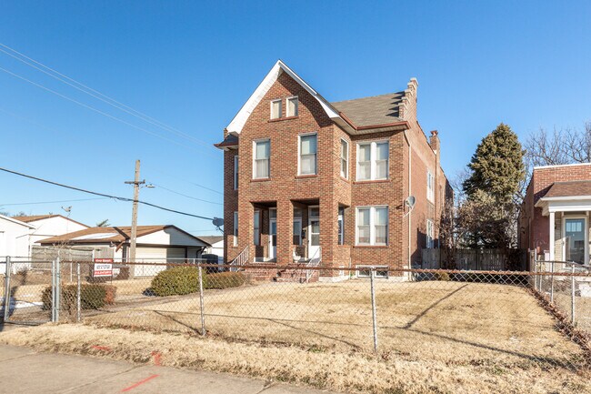 Foto del edificio - 4989 Arsenal St